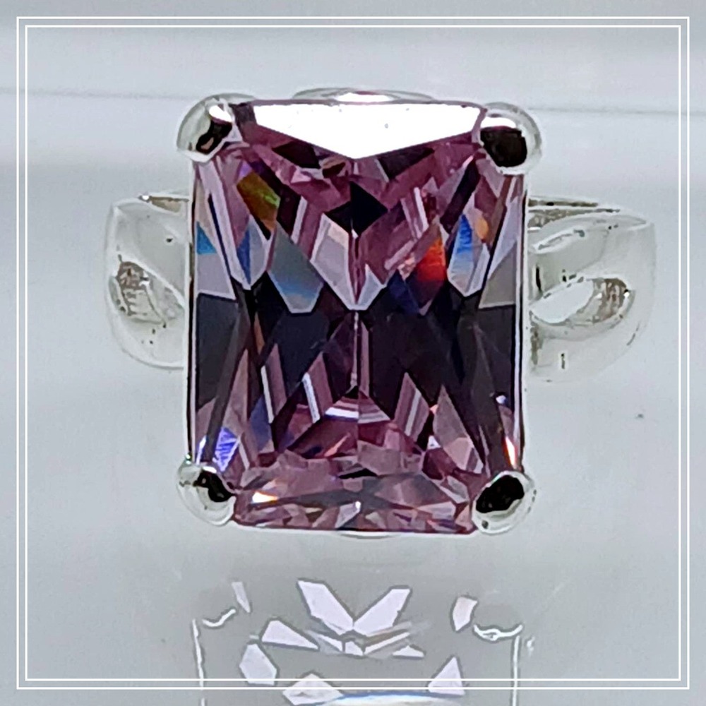 1990's Glamour Vintage 925 Sterling Silver CZ Ring Pink-Lilac Ice Stone Size 6‎